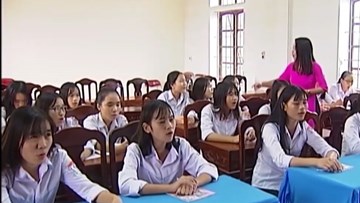 Cô giáo hồi sinh ví, giặm bằng tiếng Anh