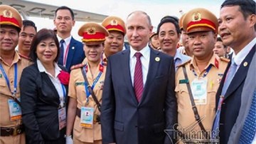 Gặp sĩ quan liên lạc số 1 tháp tùng Tổng thống Putin dự APEC