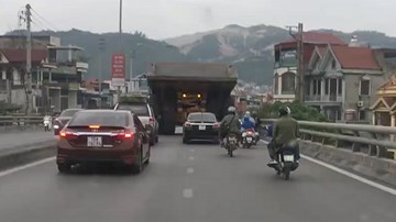 'Siêu xe' 20 tỷ ở Quảng Ninh: Ra đường không ai dám vượt