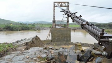 Đắk Lắk: Sập mố cầu treo, gần 1.200 hộ bị cô lập