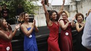 Màn trình diễn của các 'hoa hậu tù nhân' tại Brazil