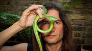 Người đàn ông kỳ lạ hơn 30 năm tự tiêm nọc rắn độc vào người