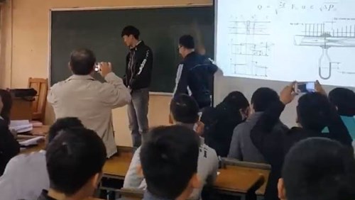 Sinh viên ĐH Xây dựng 