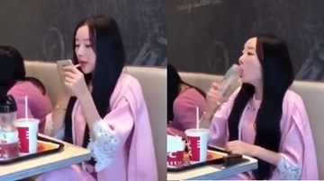 Gái xinh hướng dẫn cách uống nước không lo trôi son