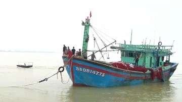 Cứu nạn thành công tàu cá Bình Định và 16 ngư dân gặp nạn