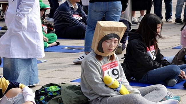 Kỳ lạ cuộc thi ngồi ngây người, không làm gì cả ở Đài Loan