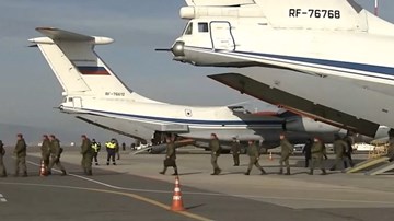 Xem máy bay, binh lính Nga rút khỏi Syria