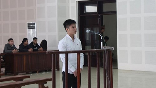 Nam sinh viên bao trọn tầng café sát hại người yêu lĩnh án