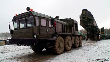 Video 'độc' ghi cảnh Nga nạp tên lửa xuống hầm ngầm