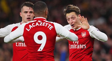 Arsenal hòa Liverpool 3-3, rượt đuổi siêu kịch tính