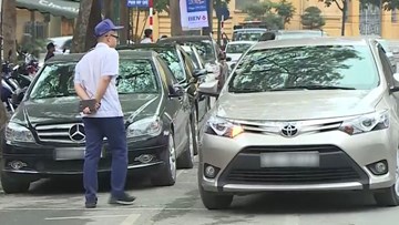 Hà Nội tăng mạnh giá trông giữ xe, nhiều người dân không đồng tình