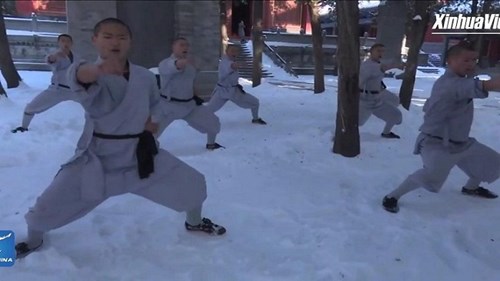 Nhà sư Thiếu Lâm khổ luyện kungfu giữa tuyết lạnh