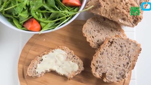 Nghiên cứu mới: Người bị ung thư vú không nên ăn bánh mì