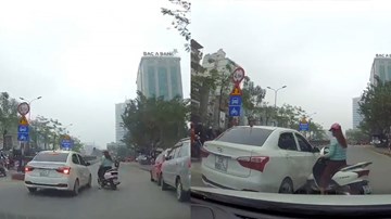 Tạt đầu bị 'hôn mông', 'Ninja Lead' hùng hổ húc ô tô liên tiếp