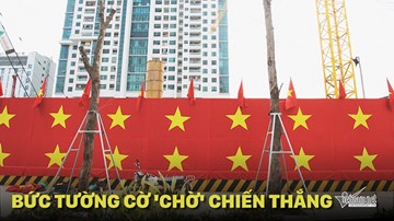 Bức tường cờ 'chờ' chiến thắng của đội tuyển U23 Việt Nam