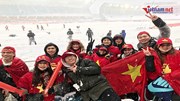 Khí thế hừng hực của cổ động viên U23 Việt Nam dưới tuyết Thường Châu