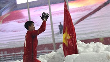 Duy Mạnh tiết lộ hành động cắm cờ trên tuyết khiến fan xúc động
