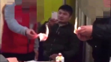 Hai 'đại gia' thi đốt tiền xem ai giàu hơn và cái kết