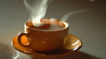 Uống trà, café nóng tăng nguy cơ mắc ung thư