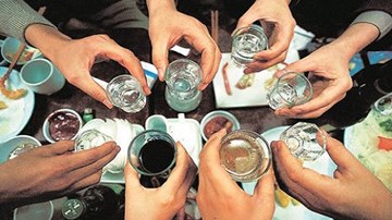 Điều gì xảy ra với cơ thể sau 60 phút uống rượu?