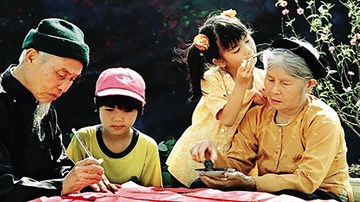 Biến đổi phong tục Tết: Đáng lo hay không?