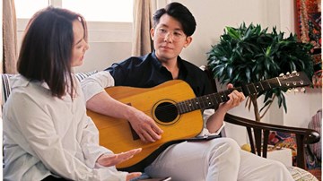 Gia Linh - Hoàng Phi tung clip người đàn người hát siêu ngọt ngào