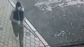 Khoảnh khắc kẻ khủng bố xả súng tại nhà thờ Thiên Chúa giáo ở Nga