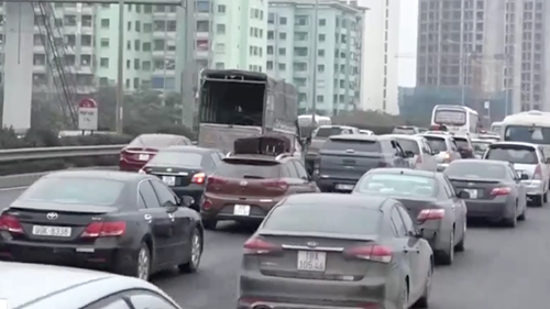 Ô tô ùn ứ tại các cửa ngõ Thủ đô