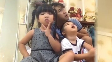 Cặp bố con triệu view tái xuất 'cực ngầu' với thành viên nhí thứ 3