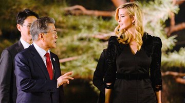 Ivanka Trump đến Hàn Quốc, cạnh tranh sức hút với em gái Kim Jong Un
