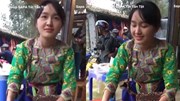 Thiếu nữ bán cơm lam 'đốn tim' với vẻ ngoài trong sáng