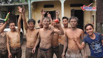 Rồng rắn reo hò ăn mừng cướp được phết Hiền Quan