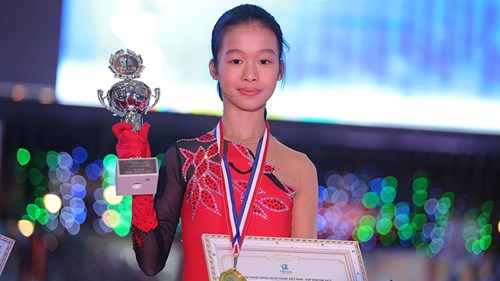 Trần Khánh Linh: 