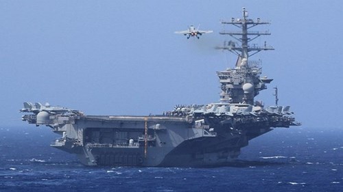 5000 thủy thủ Mỹ sống thế nào trên tàu sân bay USS Carl Vinson?