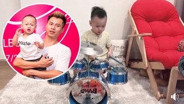 Dương Cầm khoe con trai 20 tháng tuổi đánh trống cực siêu