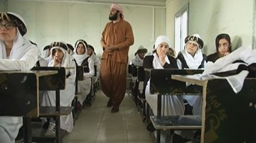 Thâm nhập trại cải tạo dành cho các chiến binh IS nhí