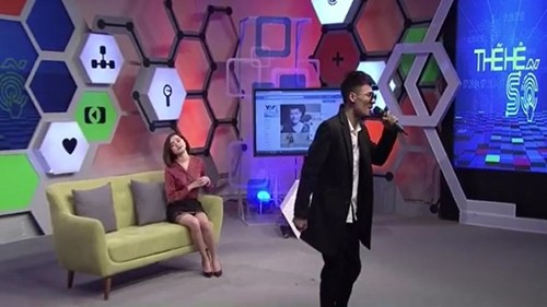 Hiện tượng mạng Hoa Vinh hát live trực tiếp trên VTV