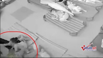 Hai cô giáo mầm non dùng chân đạp trẻ, mặc kệ trẻ khóc vào giờ ngủ trưa