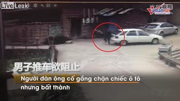 Cố chặn ô tô trôi tự do, người đàn ông tử vong tại chỗ