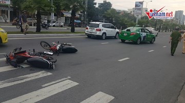 Tai nạn xe máy, người đàn ông bị taxi cán qua người