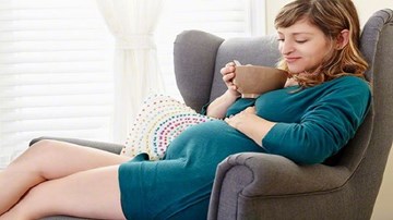 Mẹ bầu uống cà phê, con dễ béo phì?