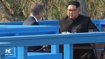 Vì sao 2 nhà lãnh đạo Hàn - Triều tản bộ mà không cần vệ sĩ tháp tùng?