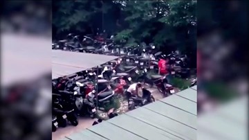 Bị tố “tháo đồ xe vi phạm”, CSGT Hà Nội muốn xử lý người tung tin
