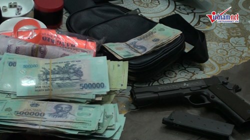 Triệt phá sòng bạc lớn có trang bị súng trên ngọn đồi hoang
