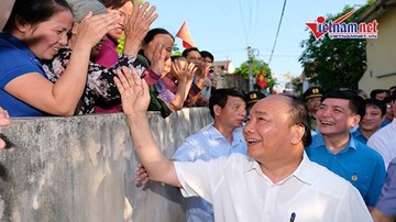 Thủ tướng thăm khu nhà trọ của công nhân ở Hà Nam