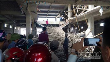 Nam Định: Giàn giáo siêu thị đổ sập chôn vùi 2 người