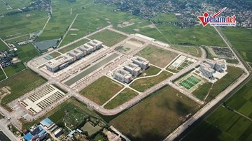 Vì sao đại học nghìn tỉ rộng nhất Việt Nam vắng bóng sinh viên?