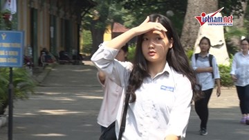 Thi vào lớp 10 ở Hà Nội: Thầy giáo coi thi làm lộ cả đề Văn, Toán