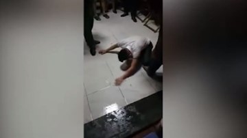 Tài xế ngáo đá vùng vẫy bơi... trên cạn sau khi gây tai nạn liên hoàn