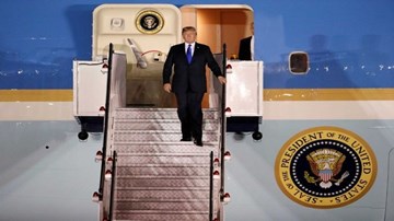Tổng thống Mỹ Donald Trump đã đặt chân tới Singapore